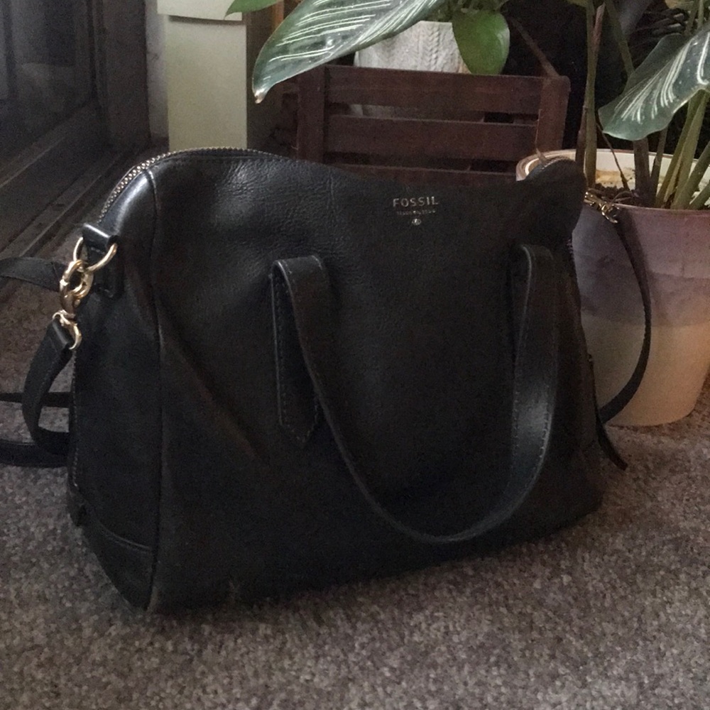 Navy Fossil crossbody bag
